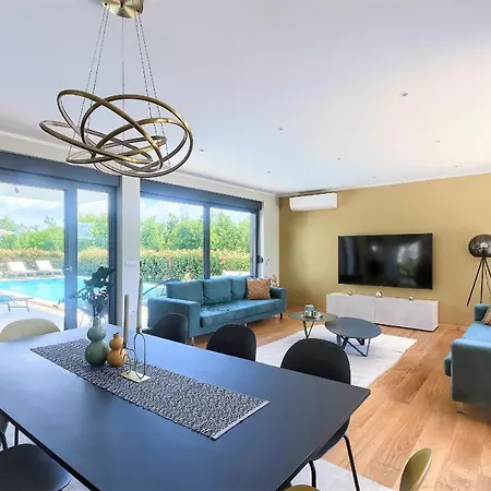 Luxury Hedone With Heated Pool, Welness And Playground Villa Rakalj