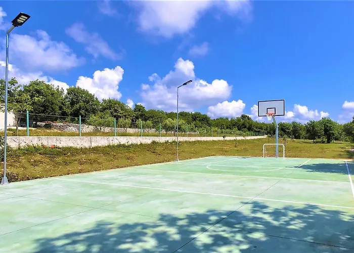 Luxury Hedone With Heated Pool, Welness And Playground *