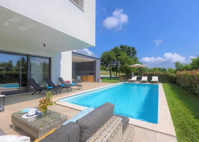 Luxury Hedone With Heated Pool, Welness And Playground 빌라 Rakalj