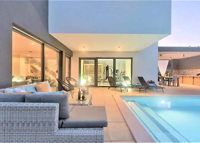 Luxury Hedone With Heated Pool, Welness And Playground * Rakalj