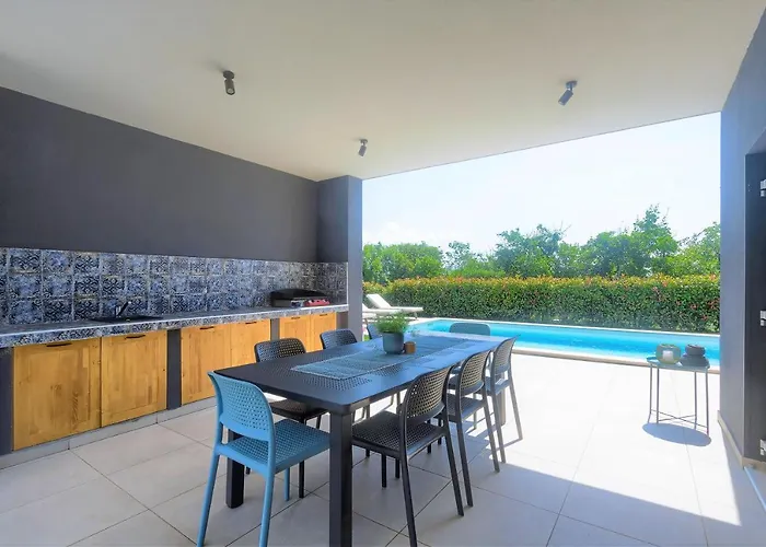 Luxury Hedone With Heated Pool, Welness And Playground *