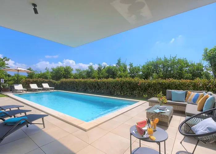 Luxury Hedone With Heated Pool, Welness And Playground