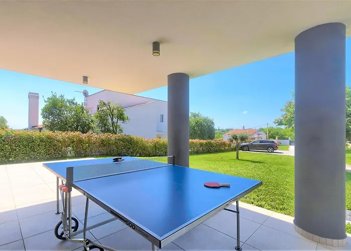 Luxury Hedone With Heated Pool, Welness And Playground *