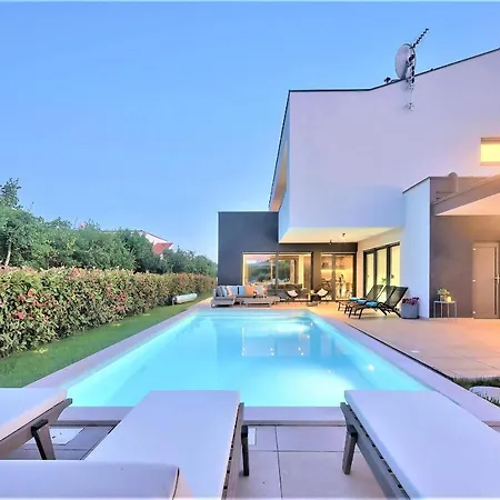 Villa Luxury Hedone With Heated Pool, Welness And Playground Rakalj