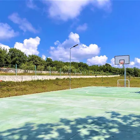 Luxury Hedone With Heated Pool, Welness And Playground *