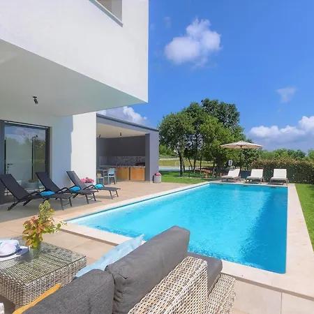 Luxury Hedone With Heated Pool, Welness And Playground Villa Rakalj