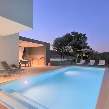 Luxury Hedone With Heated Pool, Welness And Playground Villa Rakalj