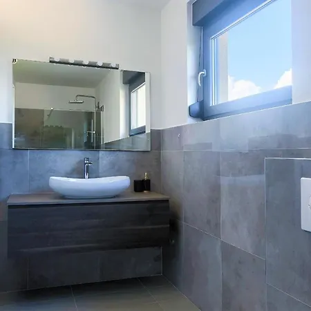 Villa Luxury Hedone With Heated Pool, Welness And Playground *