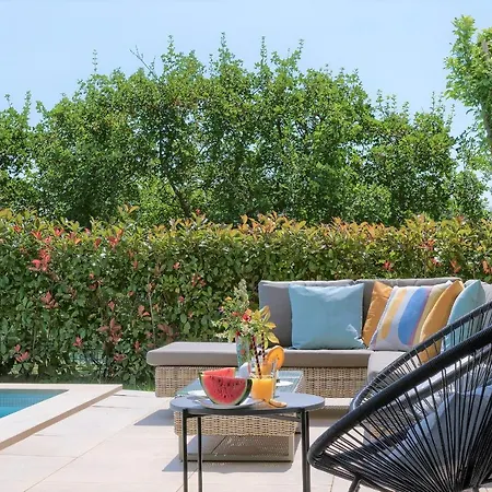 Luxury Hedone With Heated Pool, Welness And Playground