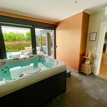 Villa Luxury Hedone With Heated Pool, Welness And Playground *